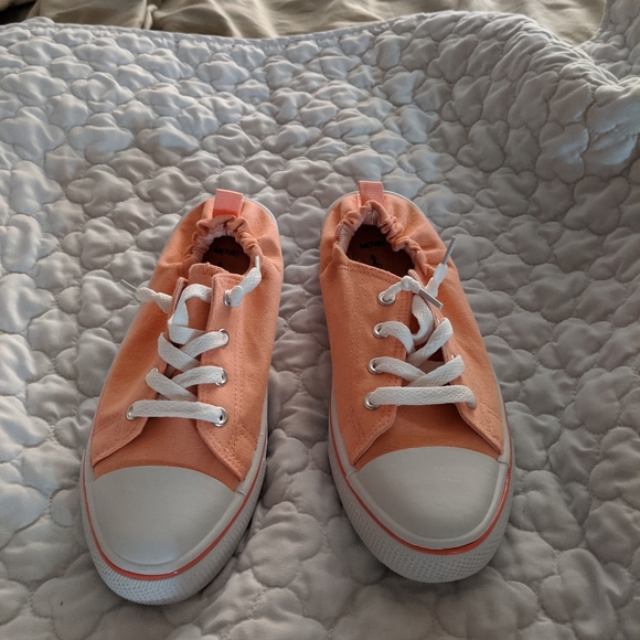 Tennis Shoes - Picture 2 of 3